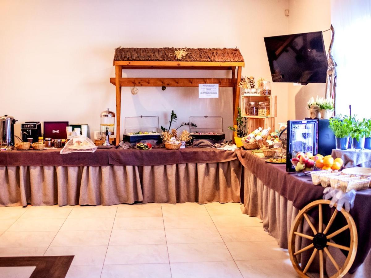 Hotel Feniks غنيزنو المظهر الخارجي الصورة