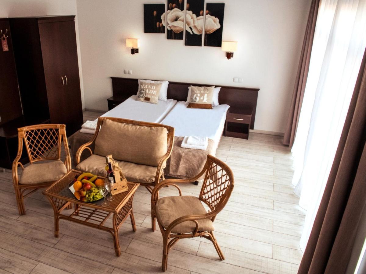 Hotel Feniks غنيزنو المظهر الخارجي الصورة