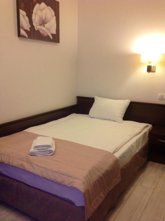 Hotel Feniks غنيزنو المظهر الخارجي الصورة
