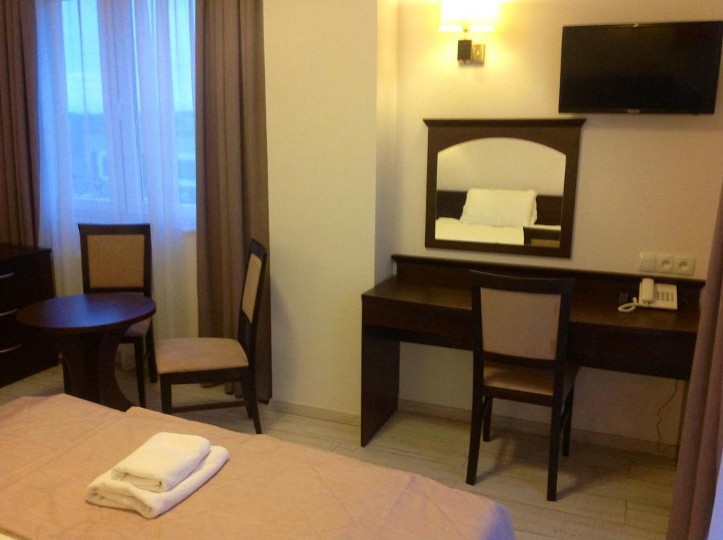 Hotel Feniks غنيزنو المظهر الخارجي الصورة